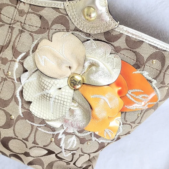 Coach Bleecker Khaki Signature Patchwork Floral Metallic Gold Tote Bag Y2K - Picture 4 of 15